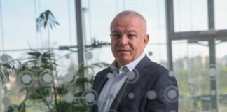 Hybridní pracovní modely ve finančních službách: Cesta k lepším výsledkům?