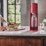 Máte doma starý výrobník nebo bombičku SodaStream? V květnu je vyměníte za nové až s 30% slevou!